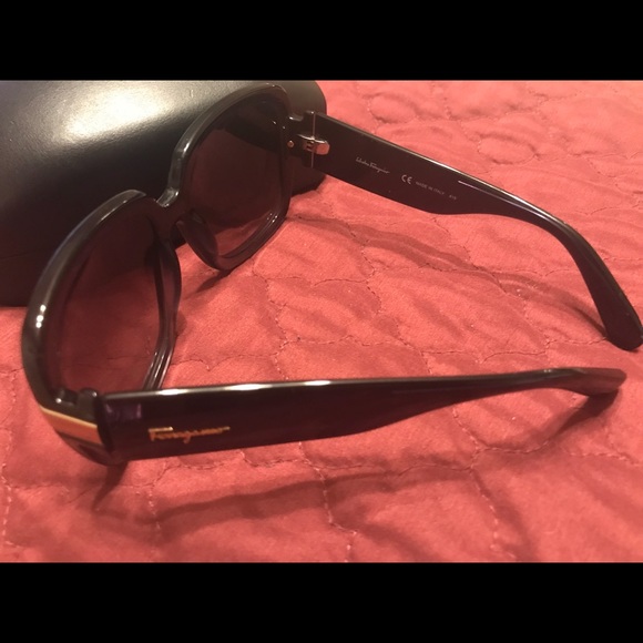 Authentic Salvatore ferregamo sunglasses - Picture 3 of 3